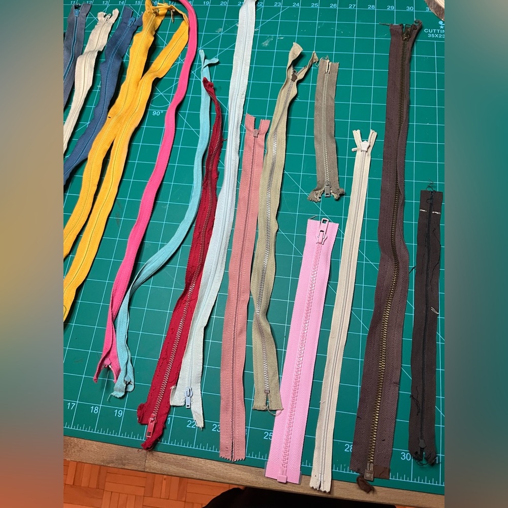 Colorful Assorted Zippers - Picture 2 of 6